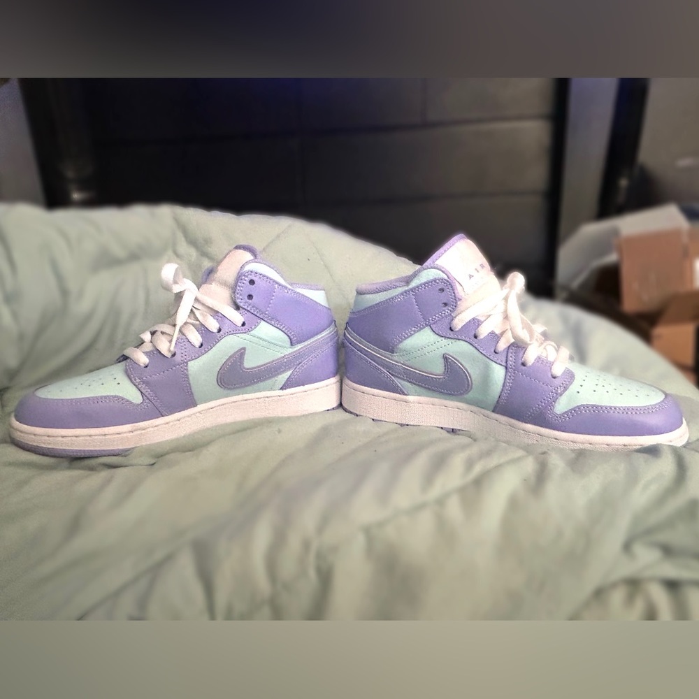 Big Kids’ Jordan 1 High Top Sneaker